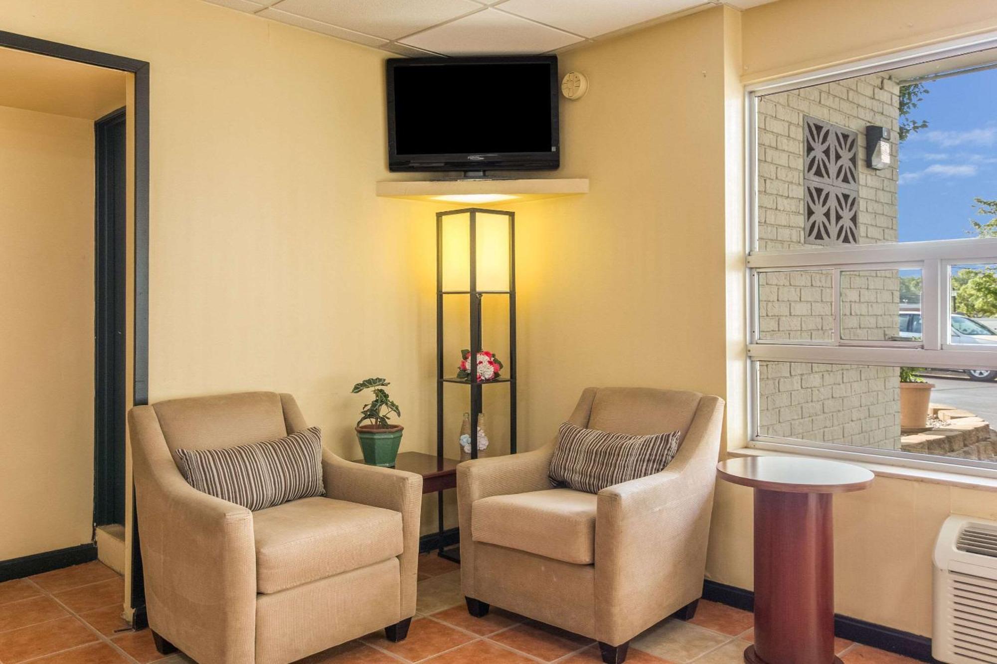 Econo Lodge Fort Knox Radcliff Buitenkant foto